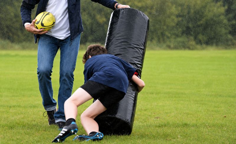 One-on-One vs Group Rugby Coaching: Which Is Right for Your Child?
