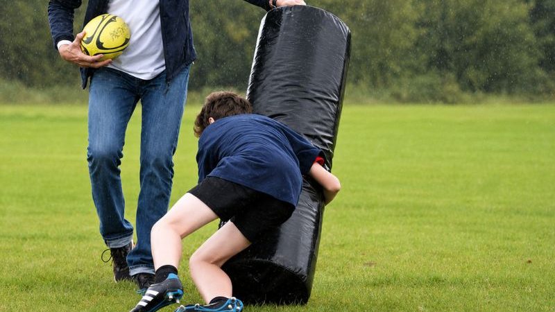 One-on-One vs Group Rugby Coaching: Which Is Right for Your Child?